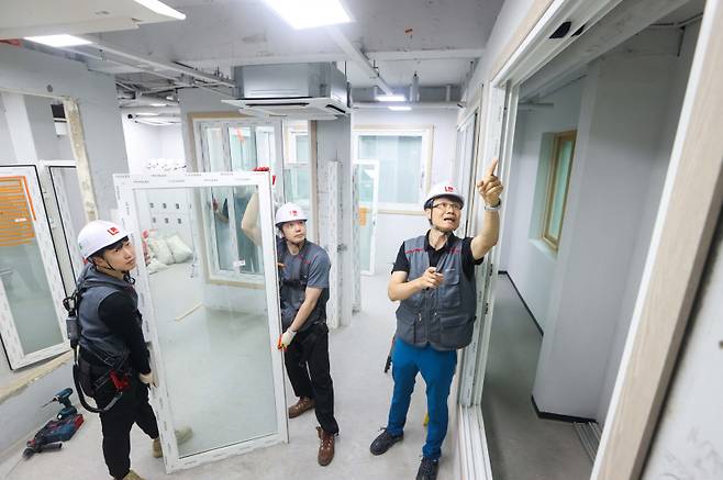 LX하우시스가 국가인적자원개발컨소시엄 사업 성과 평가에서 최고 등급인 S등급을 획득했다. LX하우시스