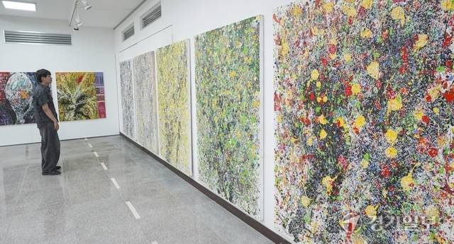 남송미술관 제1전시관 전경. 홍기웅기자