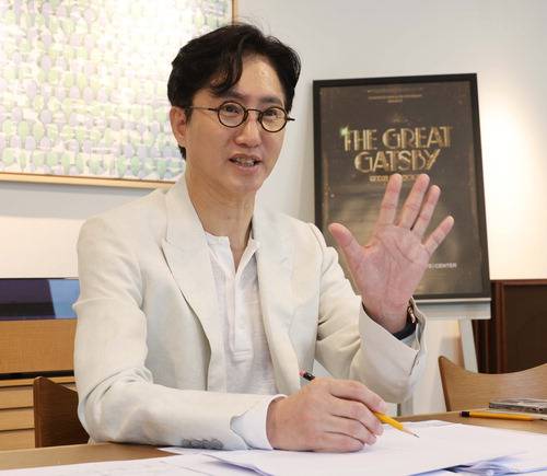 서울 청담동 사무실에서 만난 신춘수 오디컴퍼니 대표. 한주형 기자