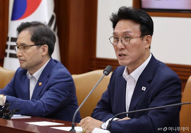 [서울=뉴시스] 김명원 기자 = 김민석 국무총리가 10일 오전 서울 종로구 정부서울청사에서 열린 국정현안관계장관회의에 참석해 발언하고 있다. 2025.07.10. kmx1105@newsis.com /사진=김명원