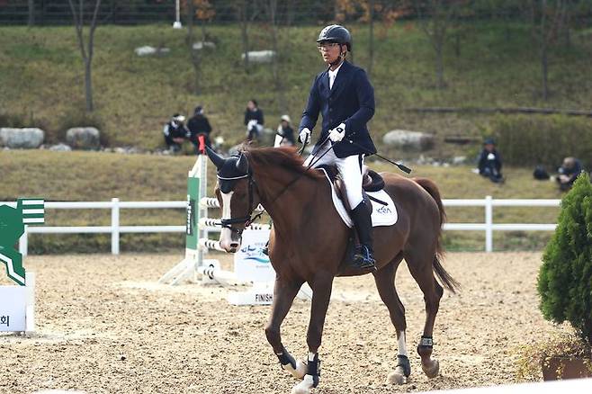 [세종=뉴시스] 사진은 한국마사회가 자체 도입·조련해 해외로 수출한 국산 승용마 댄오션. (사진=마사회 제공) 2025.06.12. photo@newsis.com *재판매 및 DB 금지