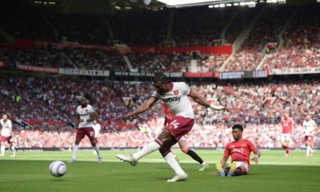 슈팅하는 모하메드 쿠두스. 연합뉴스