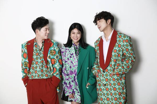 ▲ 2년 만에 신곡 '퐁당! 푹'으로 돌아오는 타이푼. 왼쪽부터 우재, 솔비, 원섭. 제공|지안캐슬