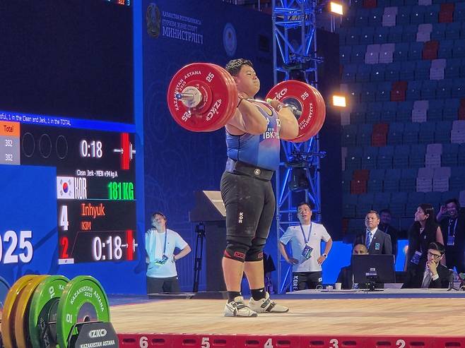 바벨을 드는 김인혁 [대한역도연맹 제공. 재판매 및 DB 금지]