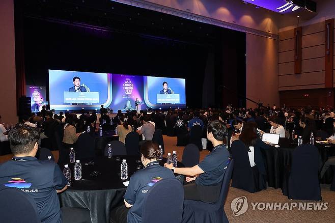 제12회 제주국제크루즈포럼 (제주=연합뉴스) 백나용 기자 = 10일 ICC 제주에서 제12회 제주국제크루즈포럼 개막식이 열리고 있다. 2025.7.10 dragon.me@yna.co.kr