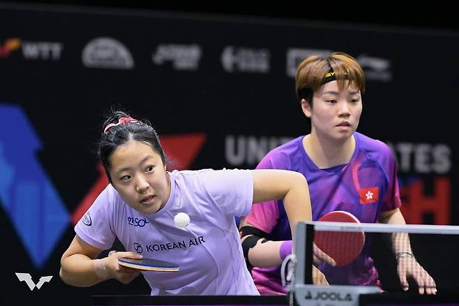 신유빈(왼쪽)과 두호이켐의 WTT 미국 스매시 여자복식 경기 장면 [WTT 인스타그램 캡처. 재판매 및 DB 금지]
