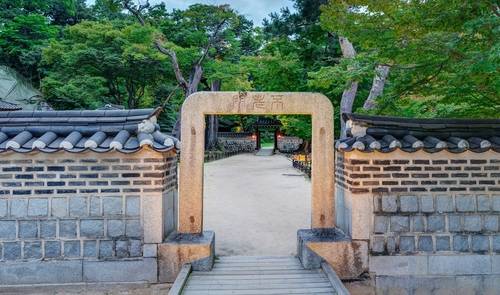 임금 장수 기원하던 창덕궁 불로문, 이제 못 지나간다