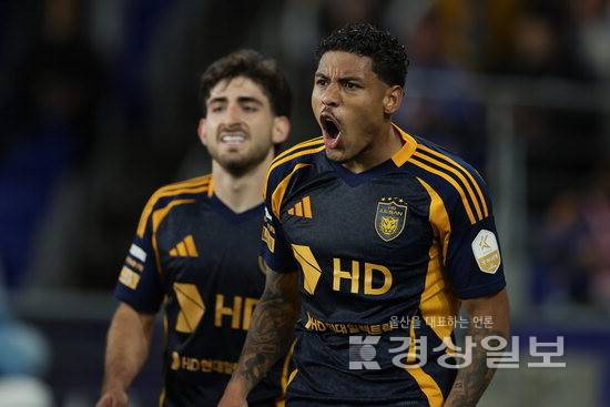 ▲ Professional football K -League 1 Kim Cheon Sangmu FC held at the Ulsan Munsu World Cup Stadium on May 24. Ulsan Eric is roaring after scoring. Provided by Ulsan HD FC