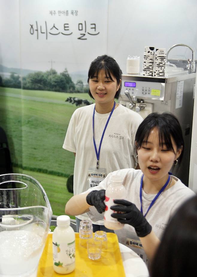 제주 식재료를 활용한 먹거리도 판매한다 ⓒ제주의소리