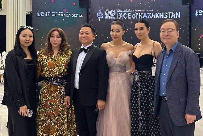 페이스 오브 카자흐스탄 심사위원과 VIP