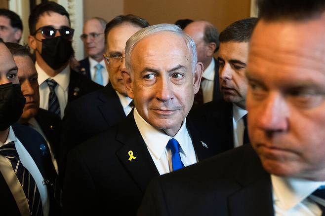 베냐민 네나탸후 이스라엘 총리가 9일(현지시각) 워싱턴 국회의사당을 찾아 의원들을 만났다. 워싱턴/AP 연합뉴스
