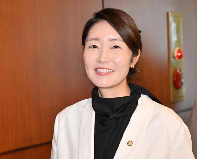 강선우 여성가족부 장관 후보자가 지난달 26일 서울 종로구 이마빌딩에 마련된 인사청문회 사무실로 출근하고 있다. 홍인기 기자