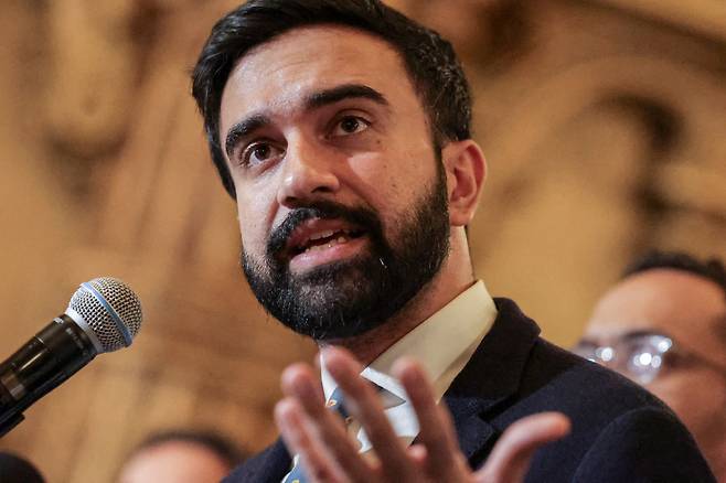 뉴욕 시장 후보 조란 맘다니 민주당 뉴욕 시장 후보가 10일(현지시간) 뉴욕에서 열린 기자회견에서 발언하고 있다. 로이터연합뉴스