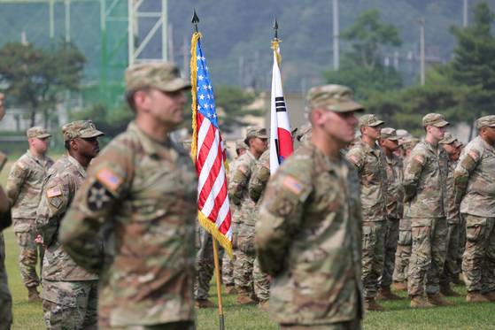 The Korean and U.S. flags stand side by side during a rotation brigade transfer of authority ceremony at Camp Casey in Dongducheon, Gyeonggi, on June 18. [YONHAP]