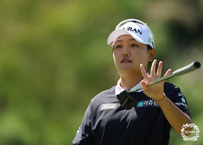 대회 첫날 6언더파를 몰아쳐 선두에 나선 조혜림. [사진=KLPGA]