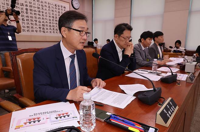 11일 국회 법제사법위원회 법안심사제1소위원회에서 열린 상법 추가 개정을 위한 공청회에 정우용(왼쪽부터) 한국상장회사협의회 정책부회장, 김우찬 고려대 경영대 교수, 최준선 성균관대 법학전문대학원 명예교수, 윤태준 주주행동플랫폼 액트 소장이 진술인으로 참석했다. [연합]