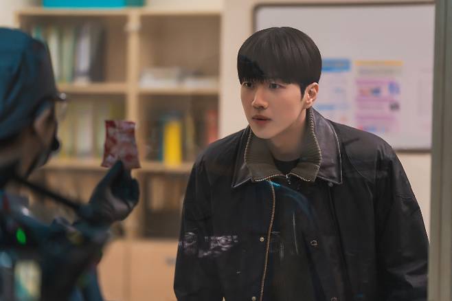 '메스를 든 사냥꾼'. 월트디즈니 컴퍼니 코리아 제공