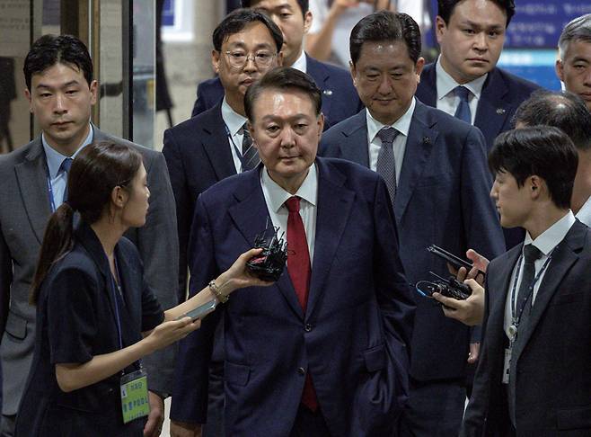 윤석열 전 대통령이 7월9일 서울 서초구 서울중앙지방법원에서 열린 2차 구속 전 피의자 심문(영장실질심사)을 마친 뒤 서울구치소로 향하고 있다. ⓒ사진공동취재단