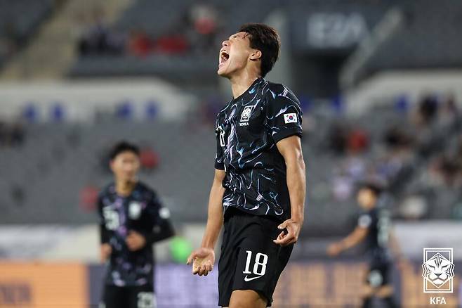 ▲ 11일 오후 용인미르스타디움에서 대한민국과 홍콩의 2025 동아시안컵 2차전이 열렸다. 강상윤과 이호재의 A매치 데뷔골을 앞세운 한국이 2-0으로 홍콩을 꺾고 2연승을 달렸다. ⓒ&nbsp;대한축구협회