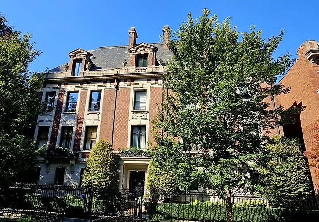 성인 잡지 ‘플레이보이’가 1959년 전국에서 처음으로 문을 연 플레이보이맨션 / 손호철 제공