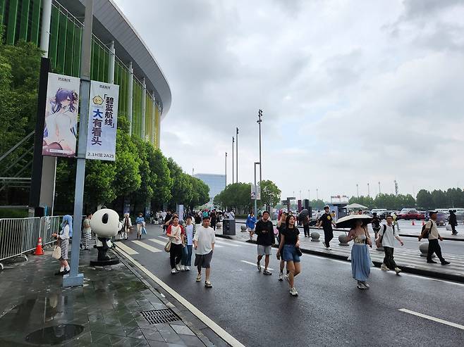 - 이른 아침부터 몰려드는 관람객들&nbsp;