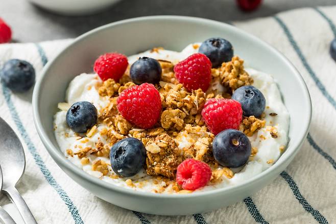 아침을 거르거나 너무 적게 먹으면 오후에 폭식을 하게 될 수 있다. [사진=게티이미지뱅크]