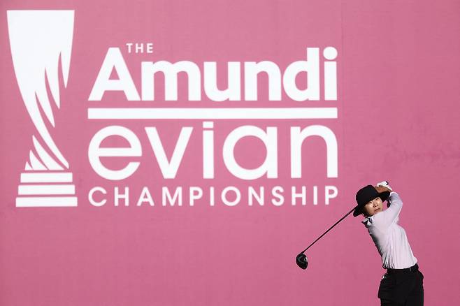Somi Lee of South Korea competes during the second round of the Amundi Evian Championship at Evian Resort Golf Club, in Evian-Les-Bains, centre eastern France on July 11,2025. (Photo by Alex MARTIN / AFP)







<저작권자(c) 연합뉴스, 무단 전재-재배포, AI 학습 및 활용 금지>