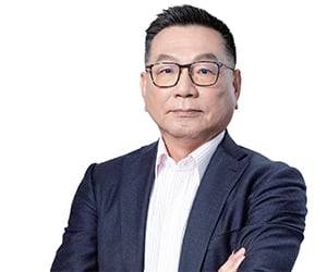 콜리 황 디지타임스 창업자 겸 회장 - 원광대 산업공학 석사, 현 WPG Holdings·Alltek·중화항공 독립이사, 전 정보산업연구소(MIC) 부원장, ‘TSMC와 트럼프 이펙트: 대격변 예고’ 저자 /디지타임스