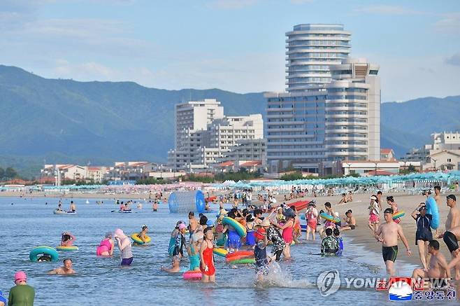 북한판 복합리조트 원산갈마관광지구 개장. 연합뉴스