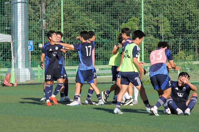 동원대 선수들의 세리머니. 사진=대학축구연맹
