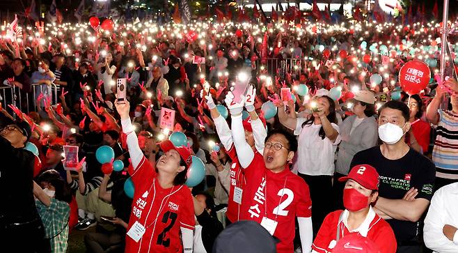 6월2일 피날레 유세에 모인 김문수 국민의힘 대통령 후보 지지자들. ⓒ공동취재