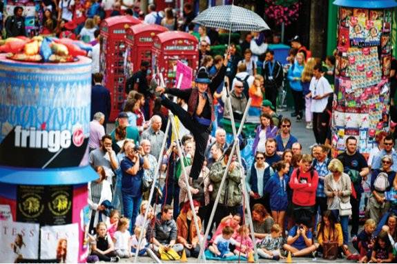 세계 최대 공연 예술 축제 ‘에든버러 프린지 페스티벌’. GETTYIMAGES