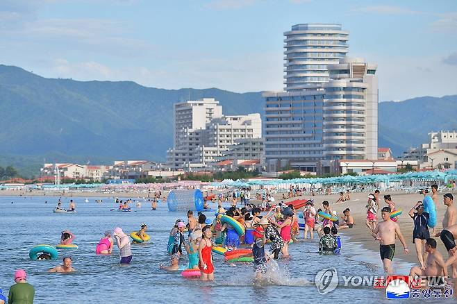북한판 복합리조트 원산갈마관광지구 개장 [조선중앙통신=연합뉴스 자료사진. 국내에서만 사용 가능. 재배포 금지. For Use Only in the Republic of Korea. No Redistribution]