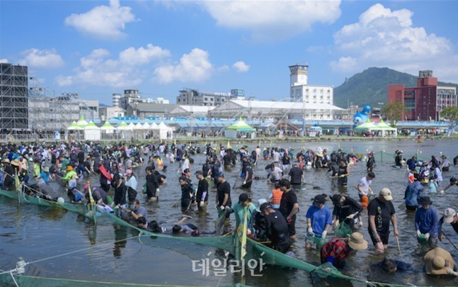 전남 장흥 물축제 행사 모습. ⓒ행정안전부