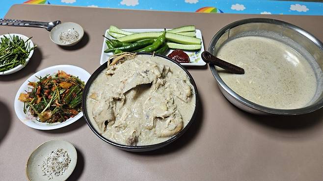 20250712_211008.jpg 저녁 야구하는 아들 몸보신 홈메이드 들깨 삼계탕