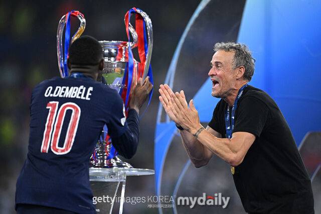 루이스 엔리케 감독의 지도를 받고 세계 최고의 선수로 거듭난 뎀벨레. /게티이미지코리아