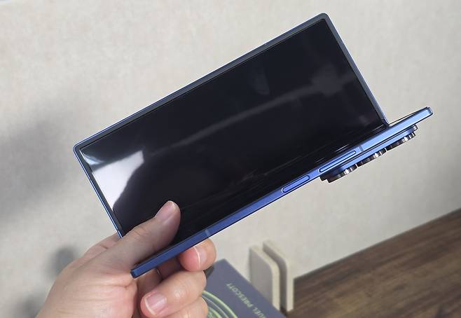 삼성전자가 9일(현지시간) 미국 뉴욕 브루클린에서 열린 ‘갤럭시 언팩 2025’ 행사에서 공개한 갤럭시 Z 폴드7. [권제인 기자/eyre@]