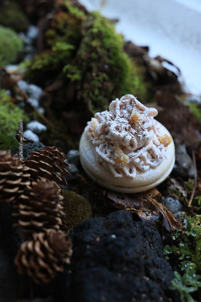 향이 진한 토종 재팥을 사용해 소를 만들어 속을 채운 모나카. 아워플래닛 제공