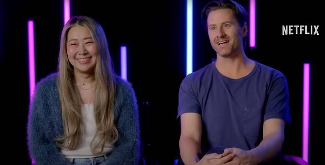 좌측부터 매기 강 감독, 크리스 아펠한스 감독. 넷플릭스 제공