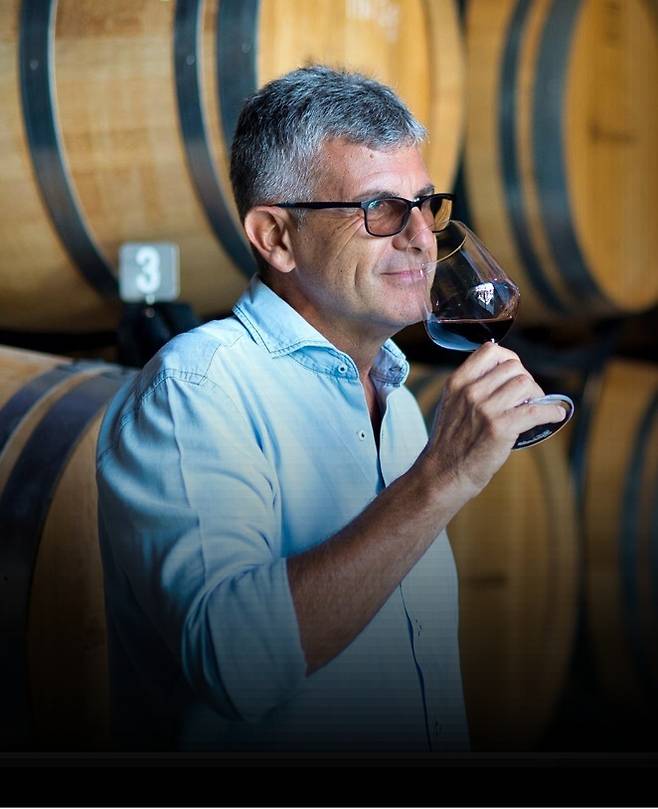 피에로 마스트로베라르디노. 홈페이지