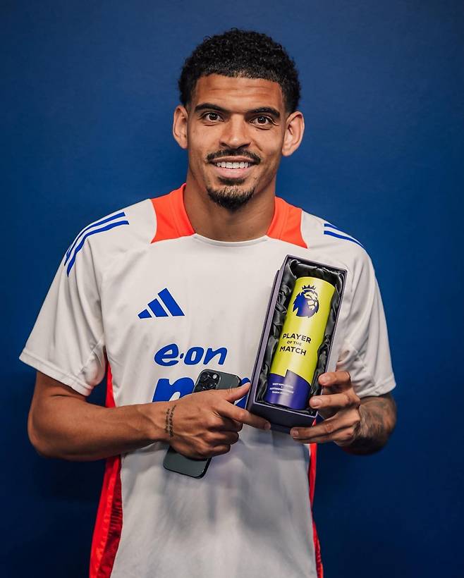 토트넘은 노팅엄 돌풍의 주역인 모건 깁스-화이트를 바이아웃 6000만 파운드를 들여 영입에 성공했다. 사진출처 ｜노팅엄 포레스트 페이스북