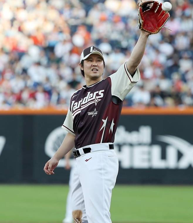 SSG 최정은 12일 대전 한화생명볼파크에서 열린 2025 올스타전에서 투수로 나서 0.1이닝 무실점으로 팬들의 눈길을 끌었다. 사진제공｜SSG 랜더스