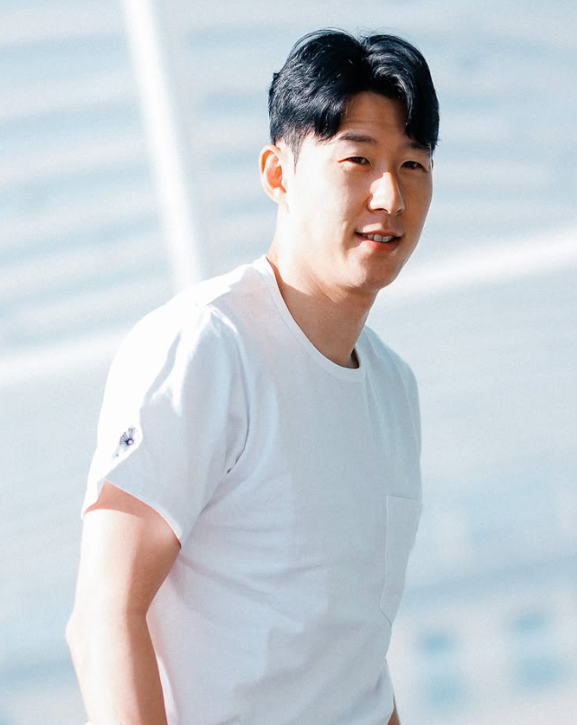 ▲ 이적설에도 불구하고 손흥민은 일단 토트넘 프리시즌 훈련에 합류했다. 토트넘은 구단 공식 채널을 통해 “Welcome back, Sonny!”라며 손흥민의 복귀를 알렸다. 손흥민은 영국에서 루턴 타운전을 시작으로 홍콩과 서울 투어까지 총 프리시즌 5경기 일정을 소화할 예정이다. ⓒ 토트넘 홋스퍼