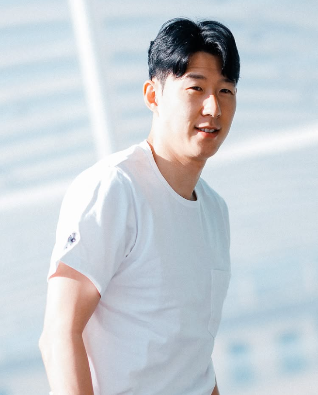 영국 매체 '더스탠더드'가 지난 12일(한국시간) 손흥민이 토트넘에서의 미래에 의문이 제기되고 있으며 손흥민 없는 미래를 준비하는 것처럼 보인다고 보도했다.&nbsp;토트넘