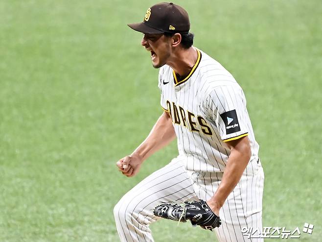 미국 메이저리그 샌디에이고 파드리스에서 뛰고 있는 일본 투수 다르빗슈 유가 13일(한국시간) 미국 캘리포니아주 샌디에이고의 펫코파크에서 열린 2025 메이저리그 필라델피아 필리스와의 홈 경기에 선발등판, 4⅔이닝 5피안타 3볼넷 2탈삼진 4실점을 기록했다. 사진 엑스포츠뉴스 DB
