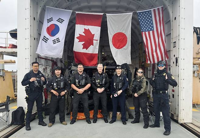 해양경찰청은 캐나다 수산해양부(DFO) 주관으로 미국·일본 등과 함께 한 달간 공해상에서의 불법어업 단속 활동에 공동 참여해 국제공조에 기여했다.