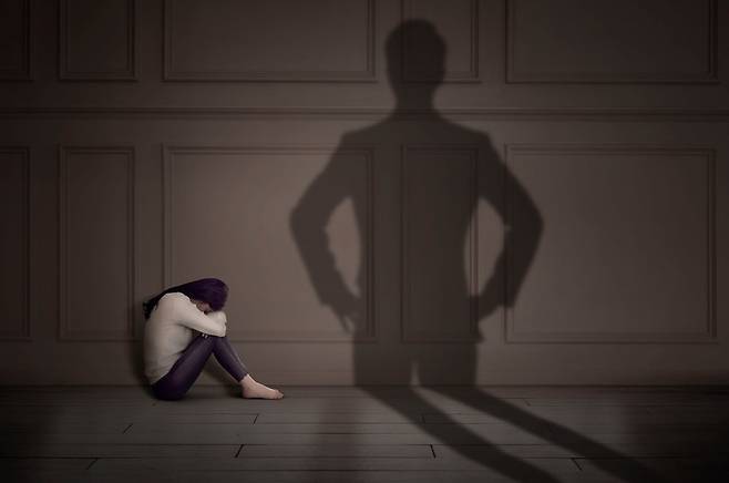 교제폭력. 클립아트코리아 제공.