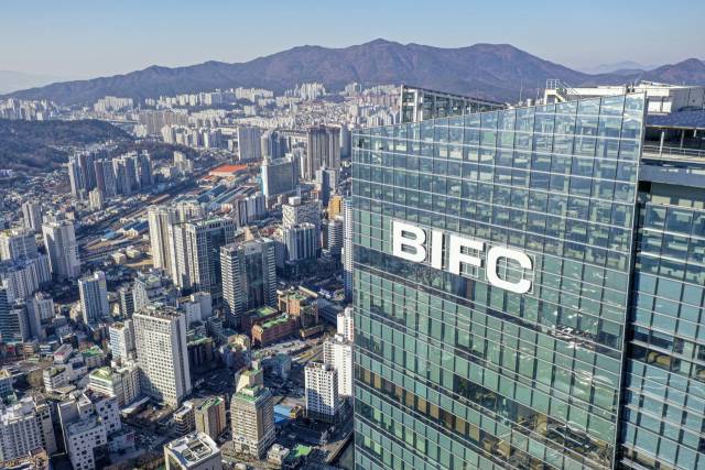 부산 핀테크 허브가 둥지를 튼 부산국제금융센터(BIFC). 부산일보DB