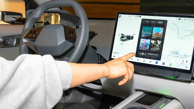 차세대 인포테인먼트 시스템 플레오스 커넥트