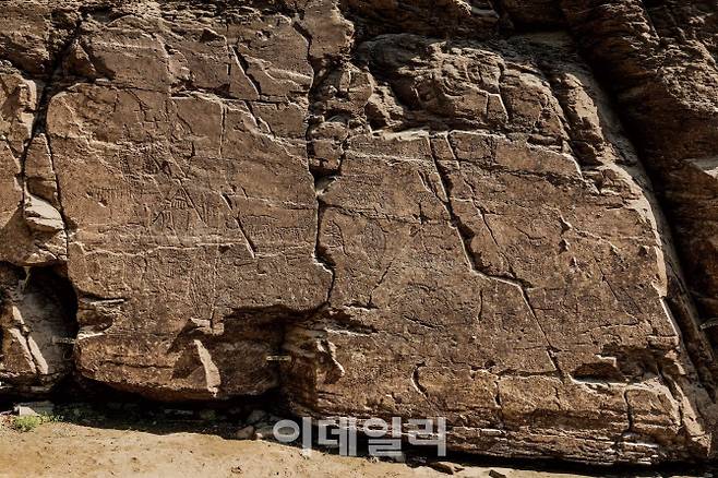 12일(한국시간) 제47차 유네스코 세계유산위원회에서 한국의 17번째 세계유산으로 등재된 ‘반구천의 암각화’ 중 ‘울주 대곡리 반구대 암각화’(국보). (사진=국가유산청)